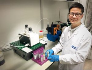 Viet Tu Nguyen from the SOLVOMET group in KU Leuven carrying out the extraction of PGMs to an ionic liquid phase.